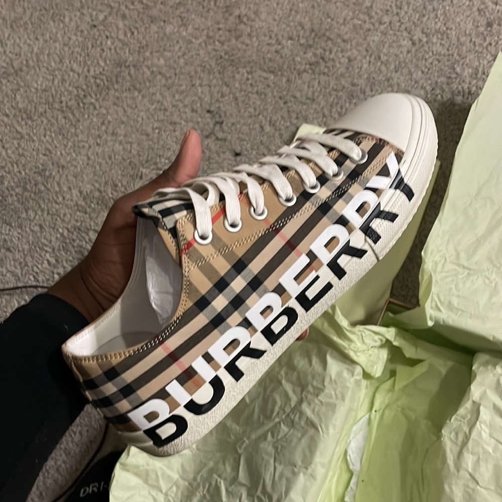 Mens Burberry Shoes - Picture 4 of 7
